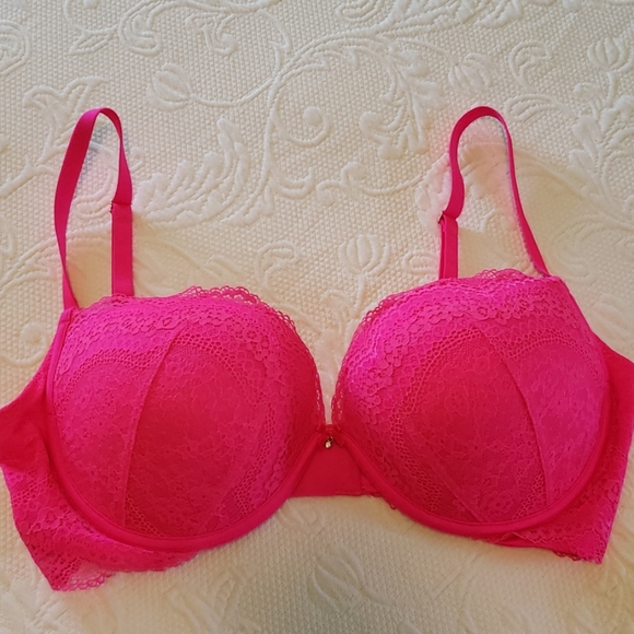 Victoria's Secret Other - EUC Victoria's Secret Plunge Push Up Bra - 36D